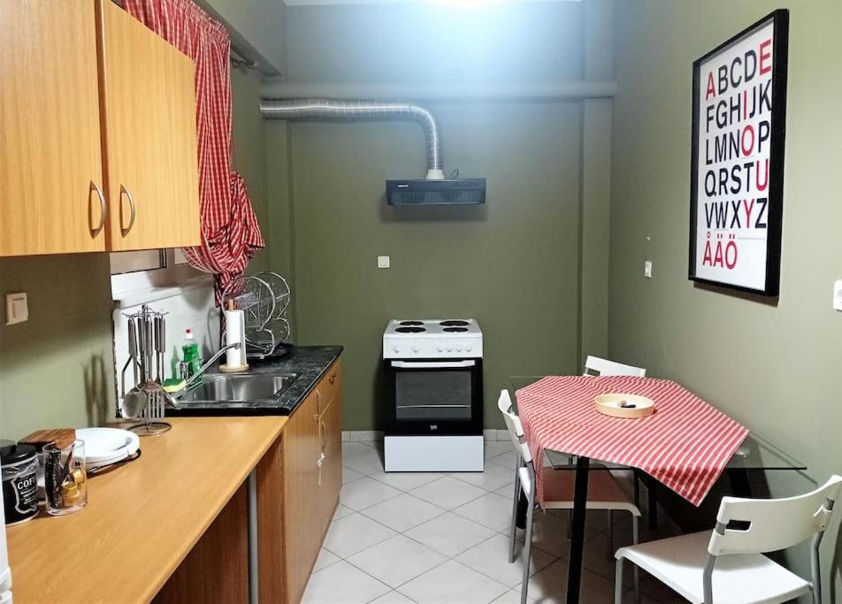 Traveler'S Nest - Central Apartment Trípoli Kültér fotó